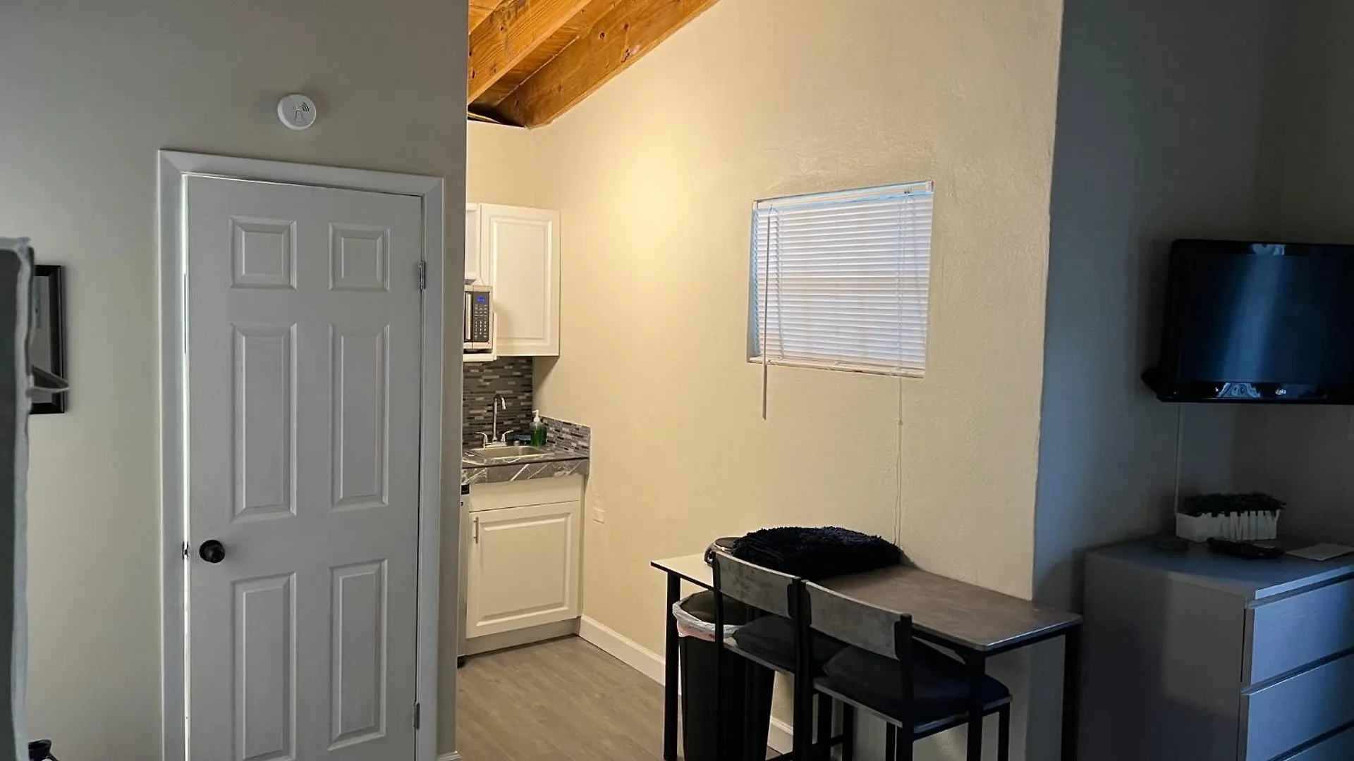 ゲストハウス Guesthouse, Beautiful Quiet Location In Nassau, Bahamas
